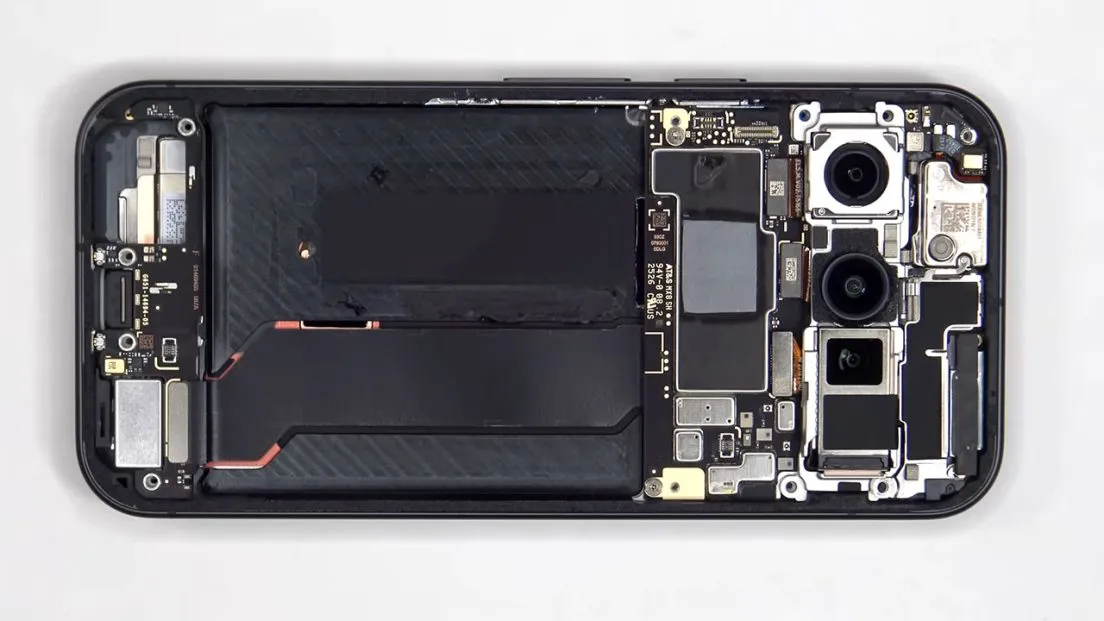 google-pixel-10-teardown-10-1104x621